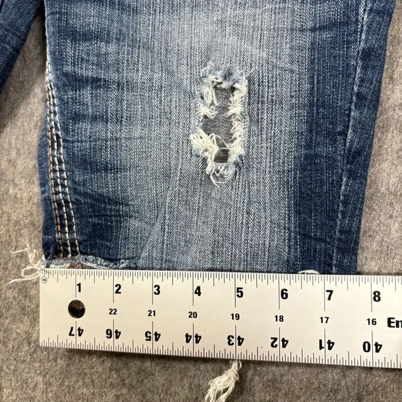 Ariya Jeans Women's Cuffed Shorts 9/10 Cut Off Distressed Embroidered Pockets - Picture 4 of 7